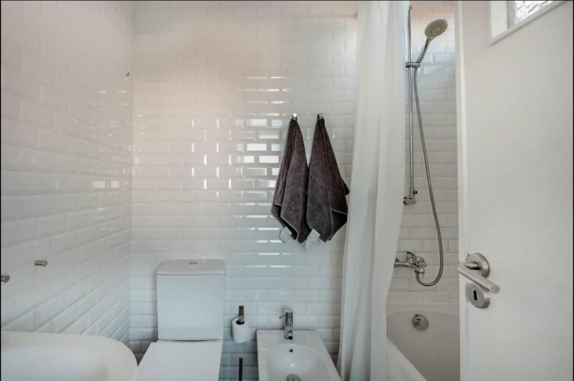 Apartment 2 Bedroom With Great Transport Links To The Heart Of Lissabon