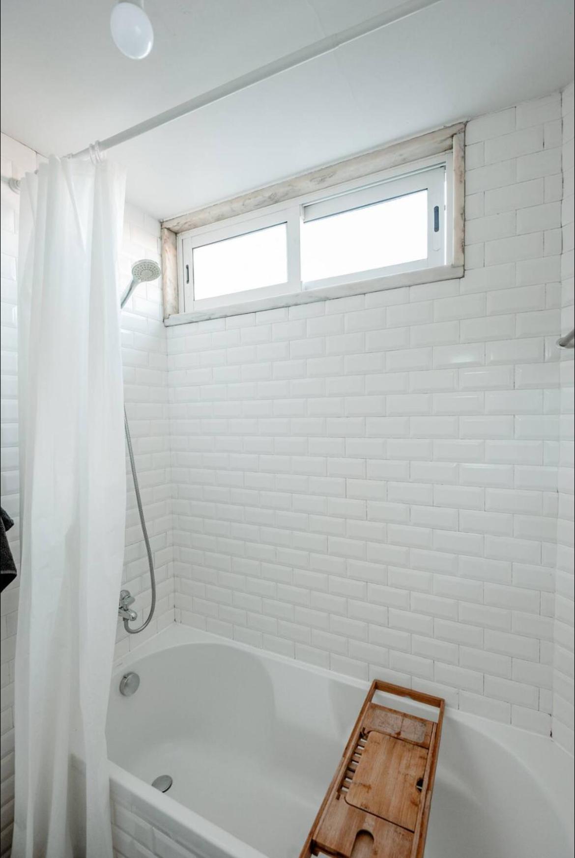 2 Bedroom With Great Transport Links To The Heart Of * Lissabon